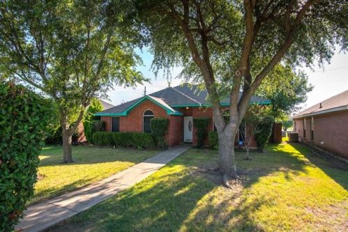 3030 Stonycroft Dr, Lancaster, TX 75134-3720
