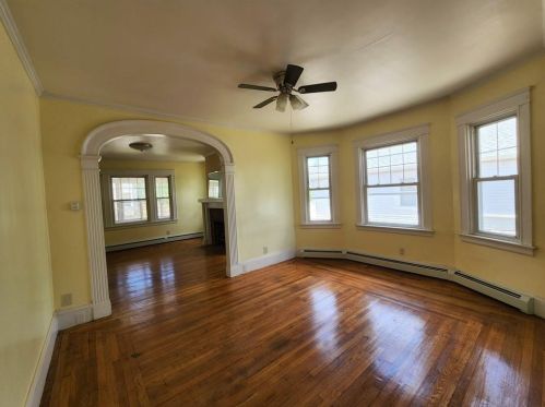 240 Gallatin St, Providence RI  02907-1906 exterior