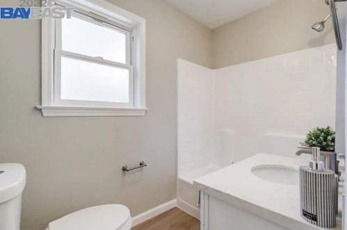1513 142nd Ave, San Leandro CA  94578-1707 exterior