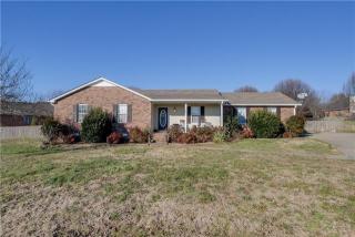 305 Cypress Ct, Lebanon, TN 37087-2400