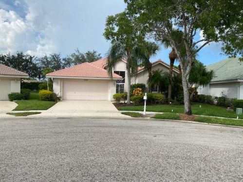 9156 Bay Harbour Cir, West Palm Beach, FL 33411-5154