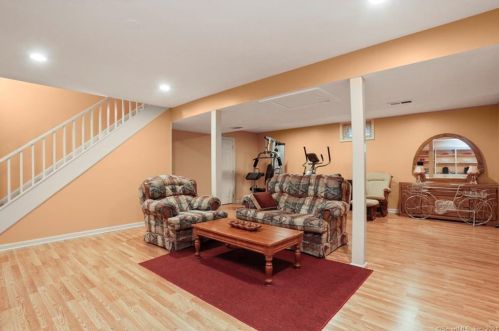 111 Little Brook Rd, New Canaan CT  06840-4917 exterior