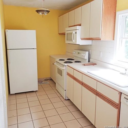 41 Vine St, New Britain CT  06052-1439 exterior