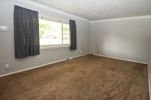 9368 Erin Dr, Cincinnati, OH 45251-2415