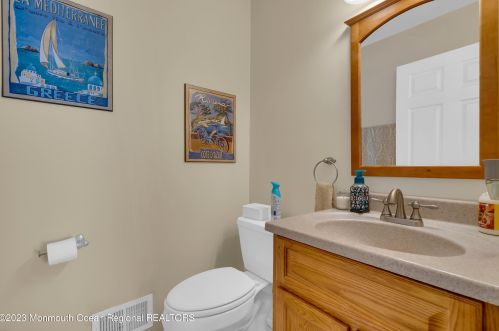 51 Camden Dr, Bricktown NJ 08723-7552 exterior