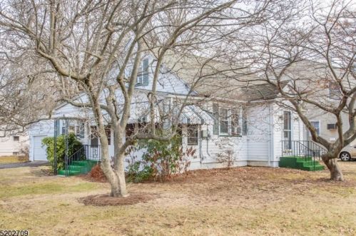 8 Wood St, West Paterson, NJ 07424-1155
