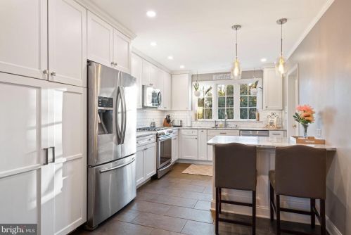 1738 Pheasant Ln, Norristown, PA 19403-3310