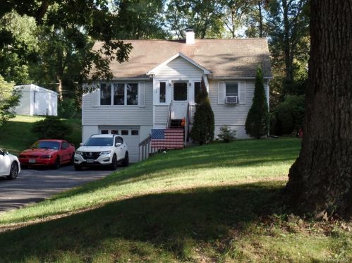 26 Mac Farlane Rd, New Hamburg, NY 12590-4945
