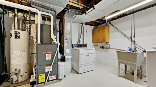 210 Lucille St, Glenshaw PA  15116-2033 exterior