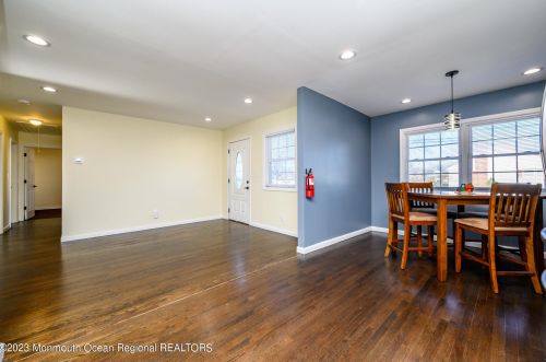 58 Richardson Ave, Tinton Falls NJ  07724-1313 exterior