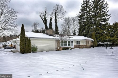863 Country Club Rd, Camp Hill, PA 17011-1616