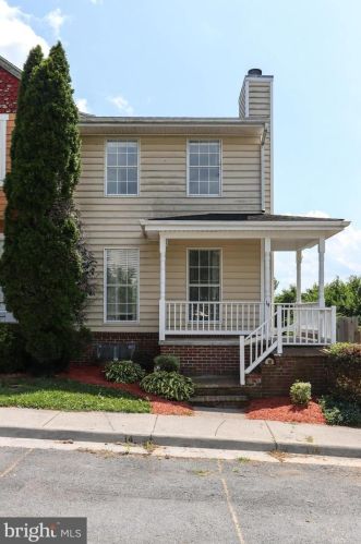 14 Mallard Ct, Charles Town WV  25414-5803 exterior