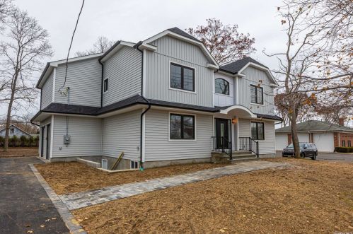 1327 Union Blvd, Bayshore, NY 11706-7827