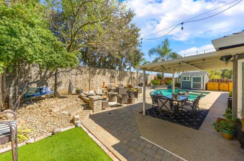 9901 Falcon Meadow Dr, Elk Grove CA 95624-2761 exterior