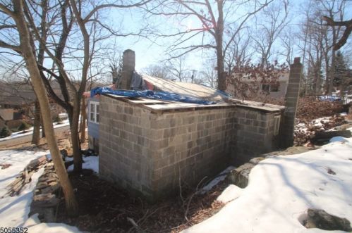 18 Delaware Ave, Hopatcong NJ  07843-1907 exterior