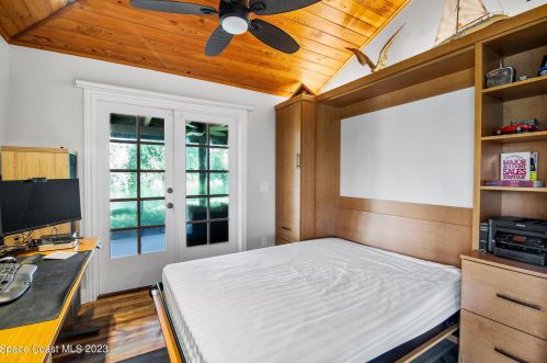 3605 Indian Riv Dr, Cocoa FL 32926-8704 exterior