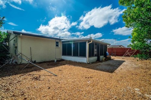 3145 Matchlock Dr, Tarpon Springs FL 34690-2169 exterior