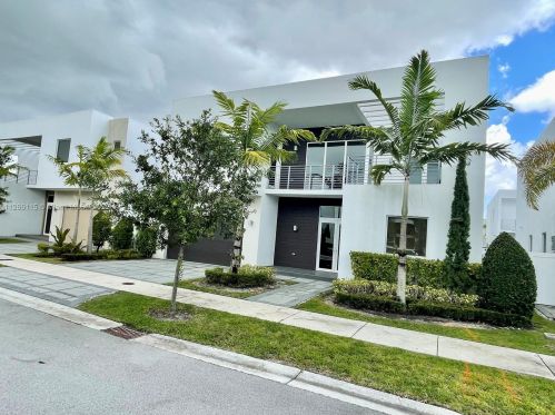 7453 100th Ct, Miami, FL 33178-3158