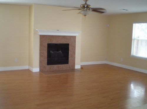 1700 Timber Glen Dr, Bedford TX  76022-4948 exterior