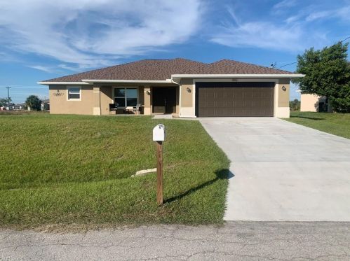 2512 46th St, Lehigh Acres, FL 33976-4785