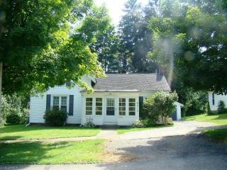 8212 Maple Ave, Nelson OH  44231-1221 exterior