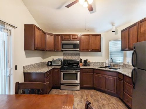 1019 Forest Dr, Colton CA  92324-4552 exterior