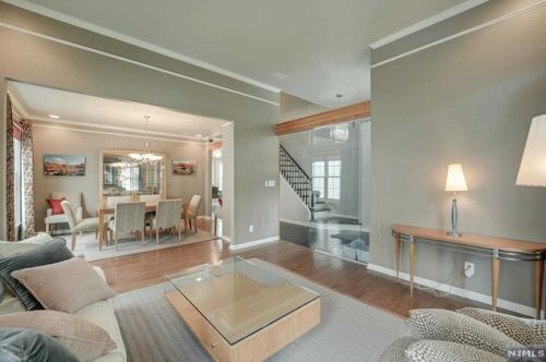 44 Hunters Run, Oakland NJ  07436-2344 exterior