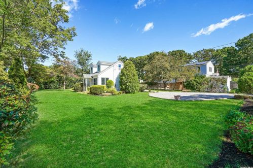 93 Coates Ave, Holbrook NY  11741-1220 exterior