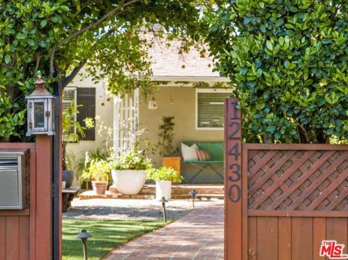 12430 Sarah St, North Hollywood, CA 91604-1258