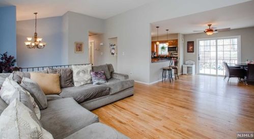 16 Northgate Park, Skyline Lakes, NJ 07456-2130