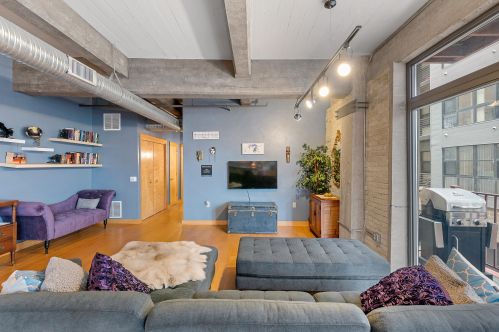 525 Chicago St, Milwaukee WI 53202-5821 exterior