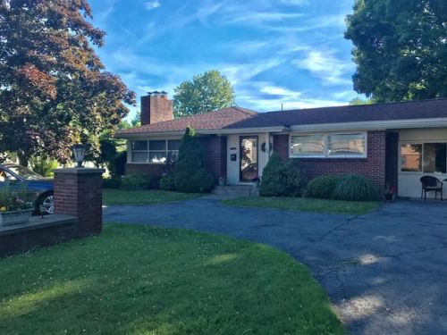 256 Glasgow St, Clyde, NY 14433-1258