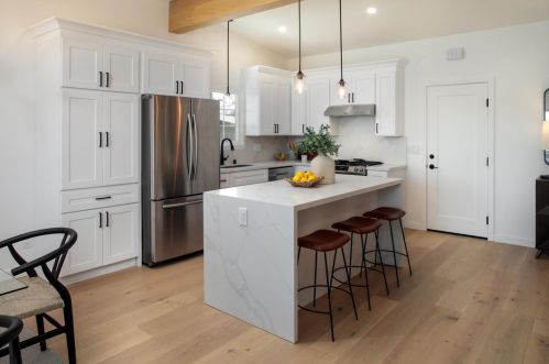 3120 Geoffrey Dr, San Bruno CA  94066-1623 exterior