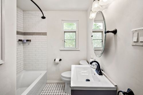 425 8 St, Oakmont PA  15139-1301 exterior