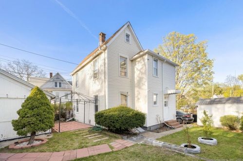 1 Holbrook Ct, Ansonia CT  06401-1704 exterior