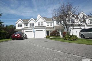 133 Northwood Ct, Bay Port, NY 11705-1876