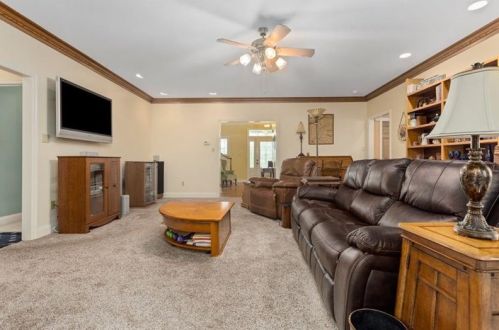 215 Woodridge Ct, Canonsburg PA  15317-9509 exterior