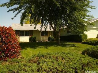 1613 Truckee Way, Woodland, CA 95695-5559
