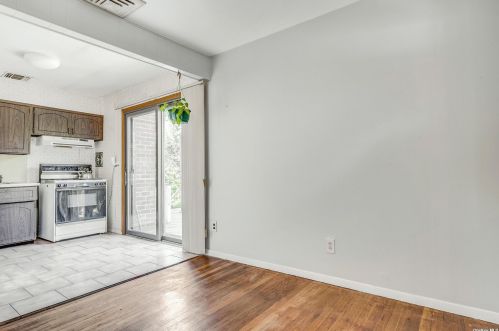 20 Laurie Blvd, Bethpage NY  11714-1412 exterior