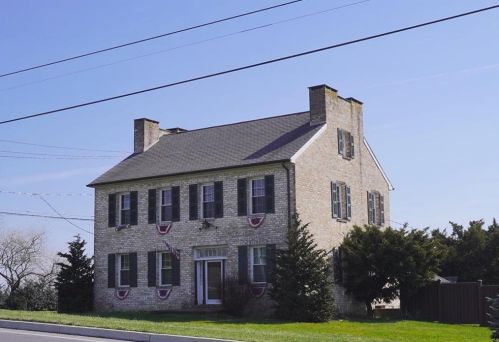 9020 Schantz Rd, Breinigsville, PA 18031-1845