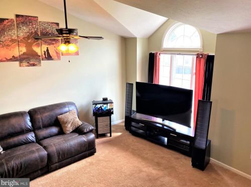 381 Lake St, Ephrata PA  17522-2456 exterior