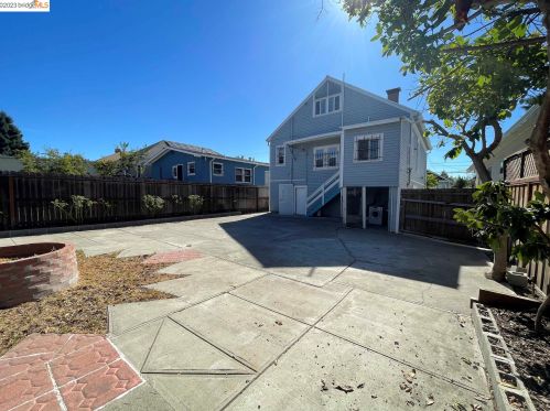 840 58th St, Oakland CA  94608-1404 exterior