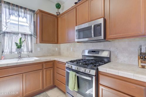 1345 Dolcetto Ln, Santa Maria CA  93458-6326 exterior