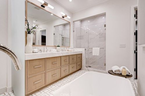 413 Bayview Dr, Manhattan Beach CA  90266-5717 exterior