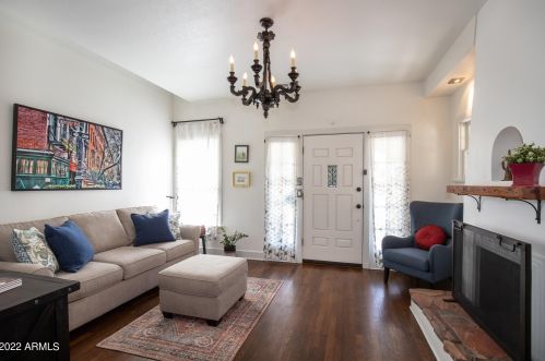 2506 10 St, Phoenix AZ 85024-4130 exterior