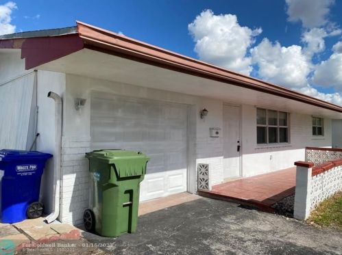 8201 15th St, Hollywood FL  33024-4962 exterior