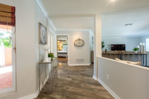 12050 4 St, Saint Petersburg FL  33706-4426 exterior