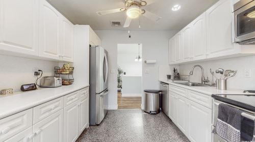 947 Montauk Ave, Islip Terrace NY  11752-1206 exterior