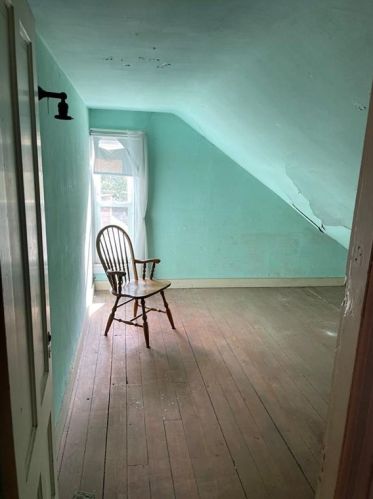 8 Ballou Ave, Lincoln RI  02865-2806 exterior