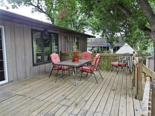 1307 15th St, Hastings, MN 55033-2405